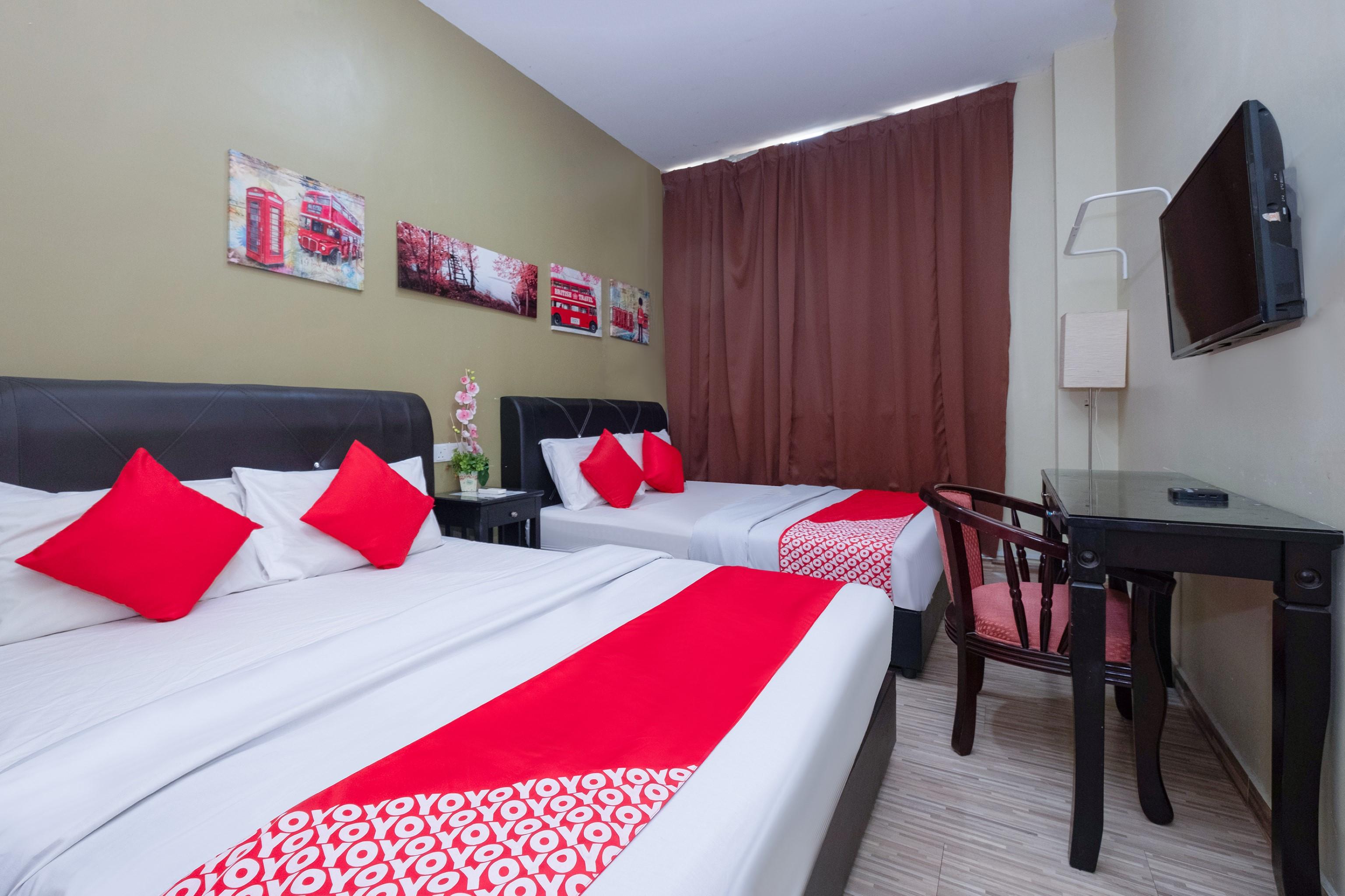 Oyo 89981 Nyamanya Hotel Куантан Екстериор снимка