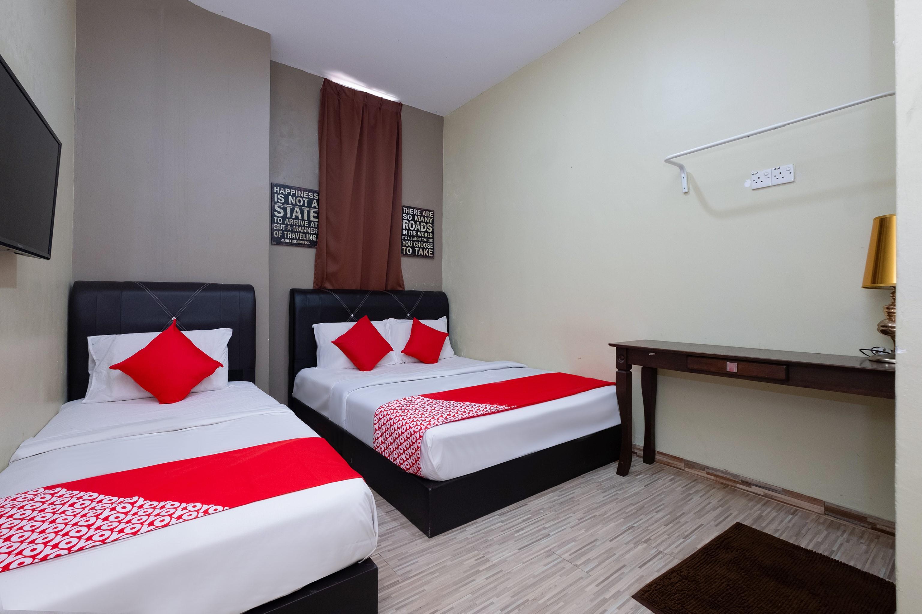 Oyo 89981 Nyamanya Hotel Куантан Екстериор снимка