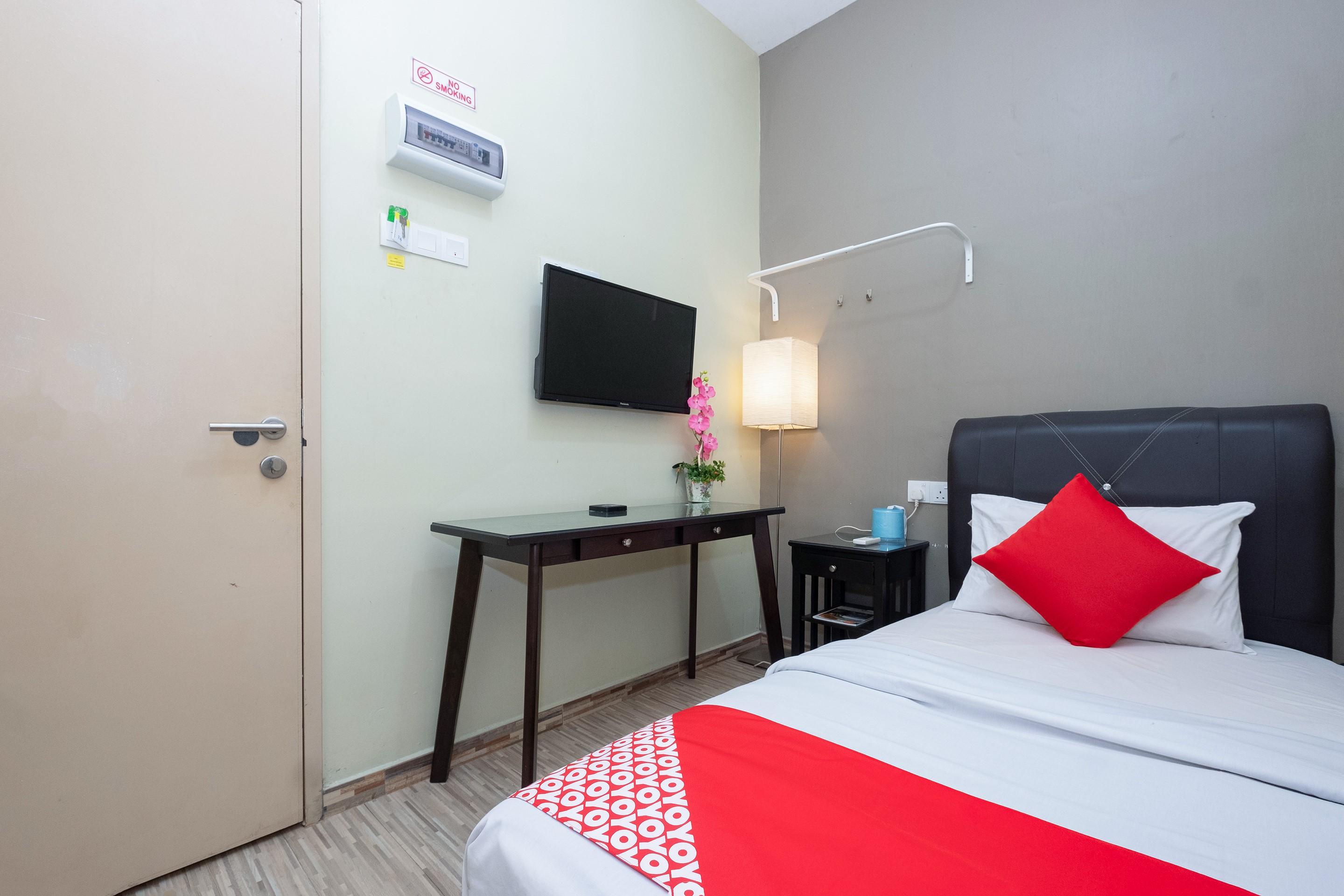 Oyo 89981 Nyamanya Hotel Куантан Екстериор снимка